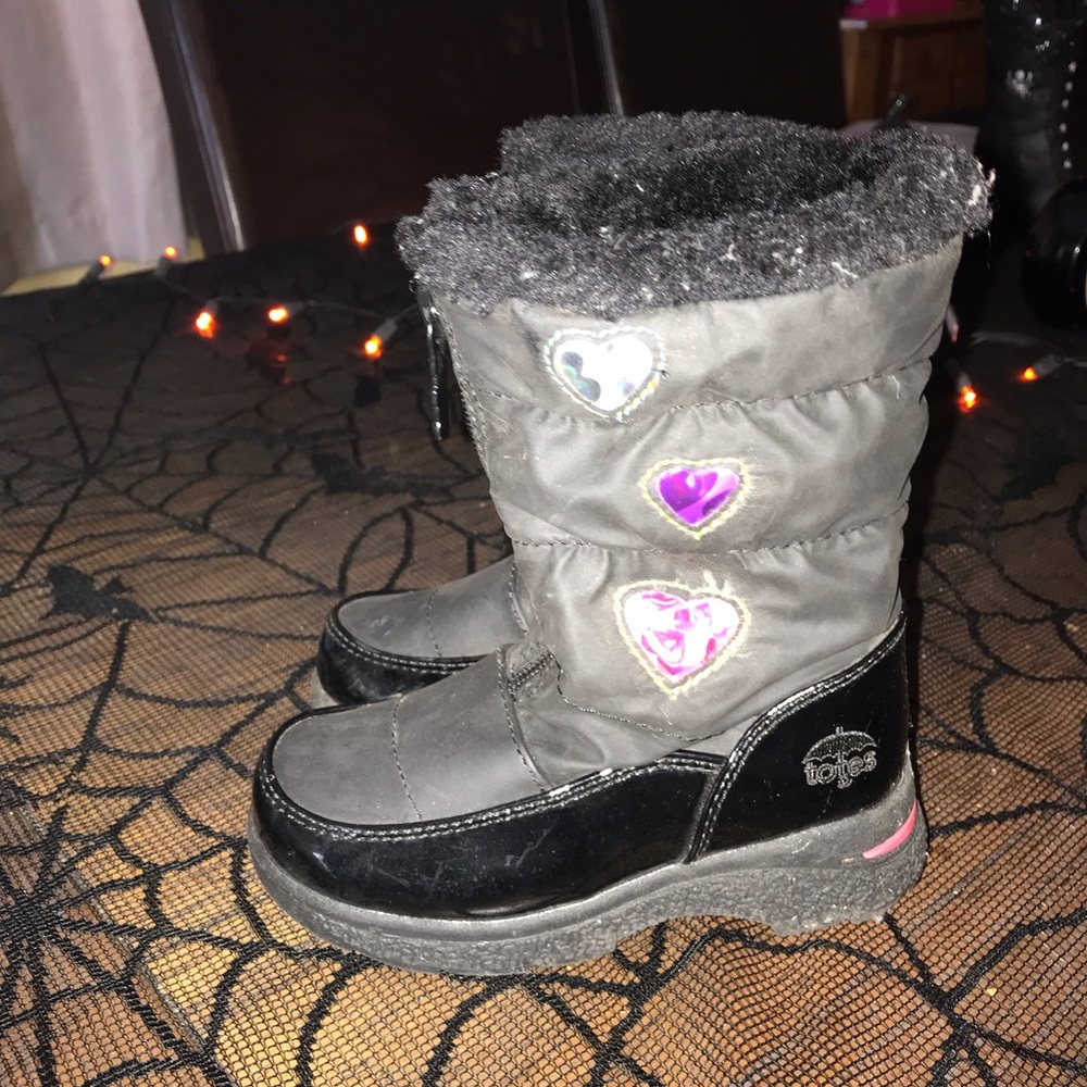 Snow boots
